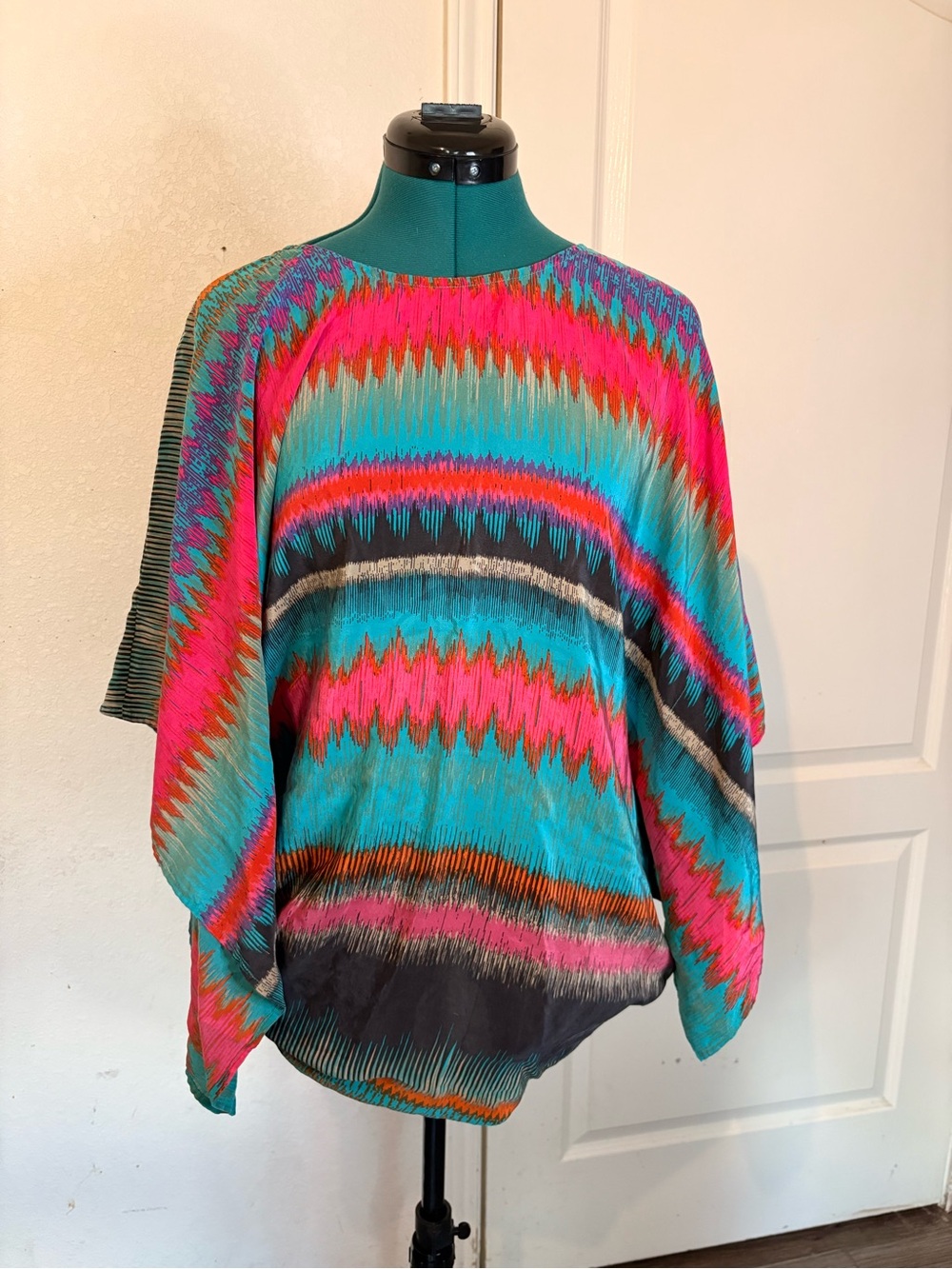 Cynthia Vincent Vibrant Multicolor Women's Knit Sweater - Turquoise & Pink